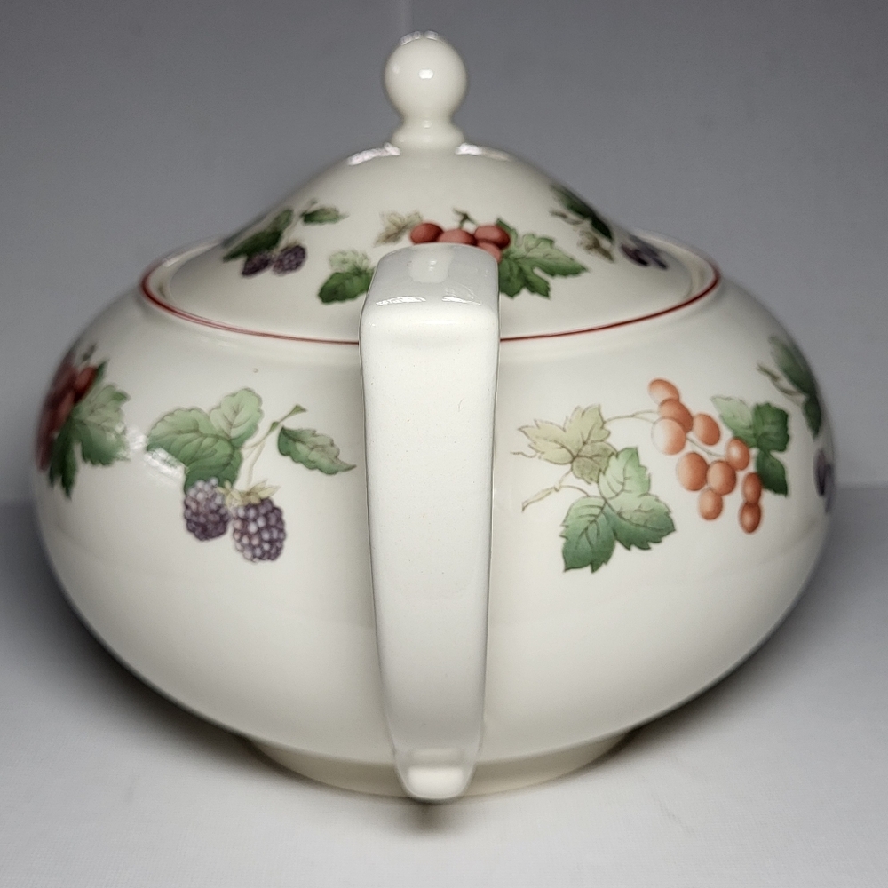 WEDGWOOD Queen's Ware Vintage "Provençe" Teapot With Fruit Design - Picture 5 of 12